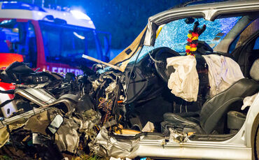 Schwerer Unfall - BMW kam von Fahrbahn ab - Bild 08_0