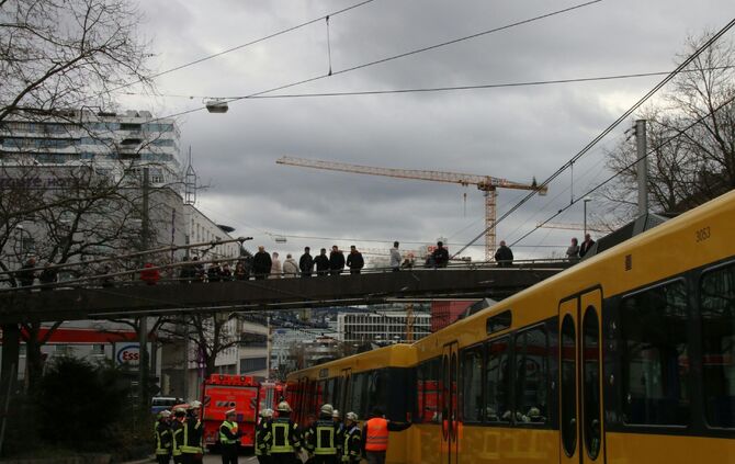 Fotoupdate Stadtbahn an Heilbronner Str entgleist_3