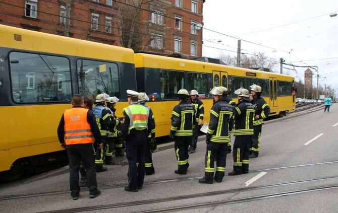 Fotoupdate Stadtbahn an Heilbronner Str entgleist_4