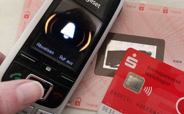 TITEL Telefonbetrug Betrüger Anrufer Betrug
