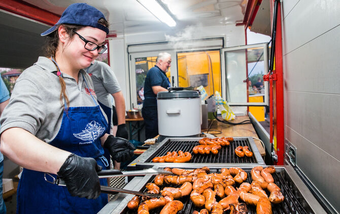 Sonnwendfeier und -feuer der Feuerwehr - Bild 09_10