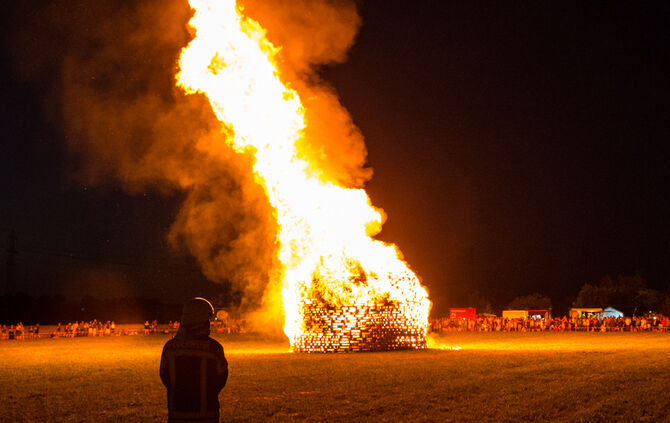 Sonnwendfeier und -feuer der Feuerwehr - Bild 17_17