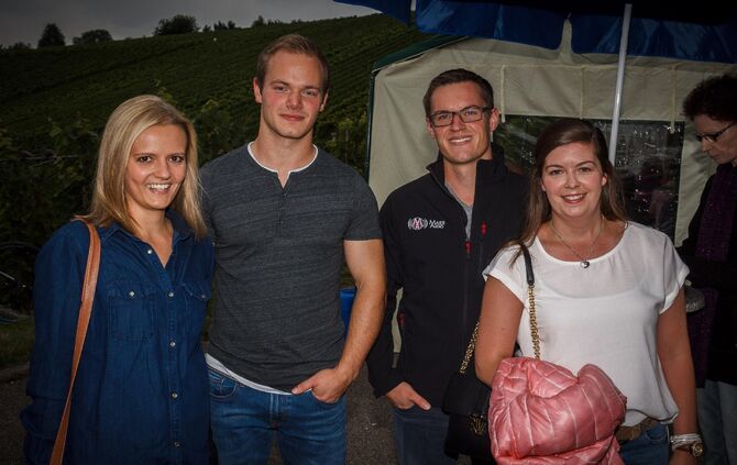 Weinprobe in den Weinbergen Ã¼ber Schnait_0