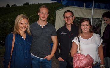 Weinprobe in den Weinbergen Ã¼ber Schnait_0