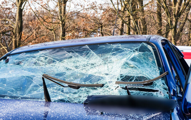 Unfall Waiblingen Schwerverletzter Auto Feuerwehr Krankenwagen Polizei_3