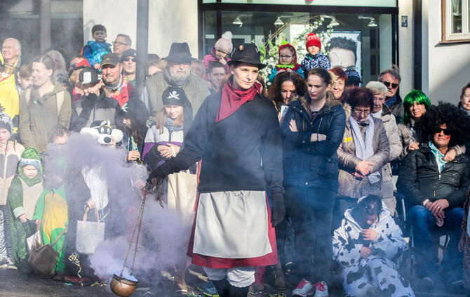 Faschingsumzug - Bild 10_9