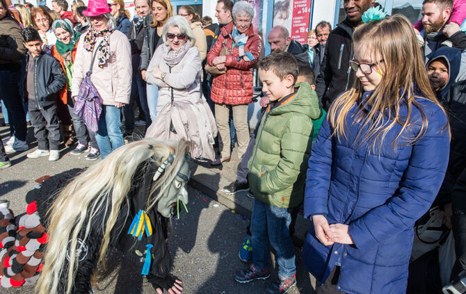 Faschingsumzug - Bild 12_11