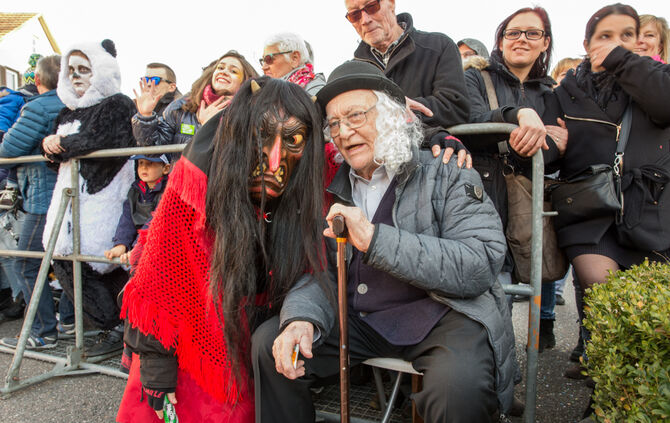 Faschingsumzug - Bild 16_15