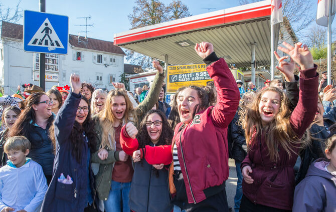 Faschingsumzug - Bild 24_23