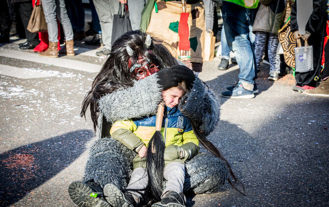 Faschingsumzug - Bild 50_49