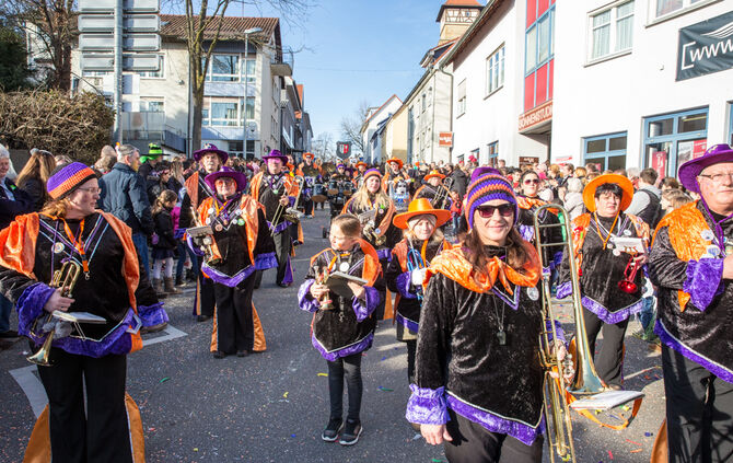 Faschingsumzug - Bild 83_82