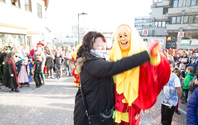 Faschingsumzug - Bild 107_106