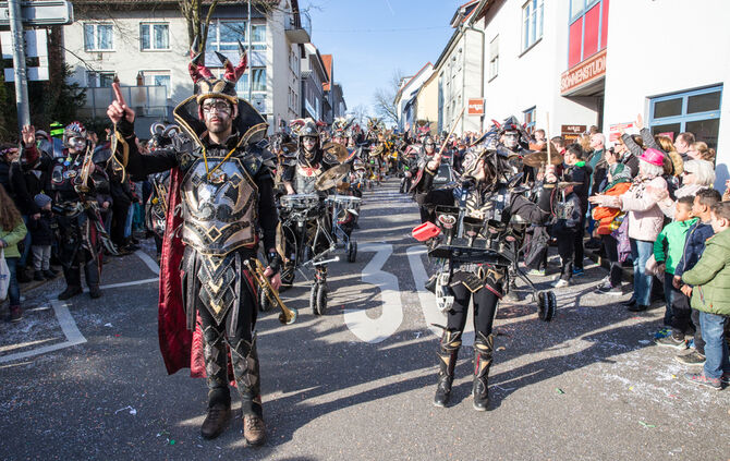 Faschingsumzug - Bild 110_109