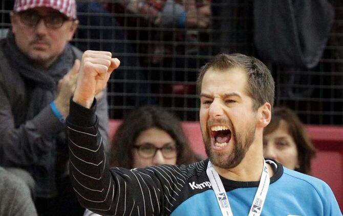 Trainer Juergen nicht ue Schweikardt TV Bittenfeld gegen VfL Bad Schwartau.