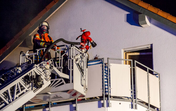 Wohnungsbrand durch Kerze - Bild 05_4
