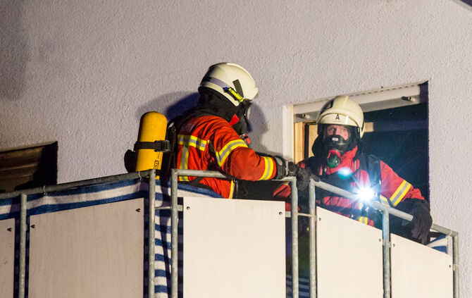 Wohnungsbrand durch Kerze - Bild 13_10
