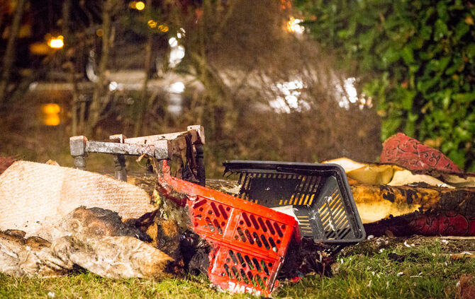 Wohnungsbrand durch Kerze - Bild 15_12