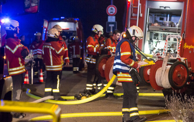 Wohnungsbrand durch Kerze - Bild 08_19