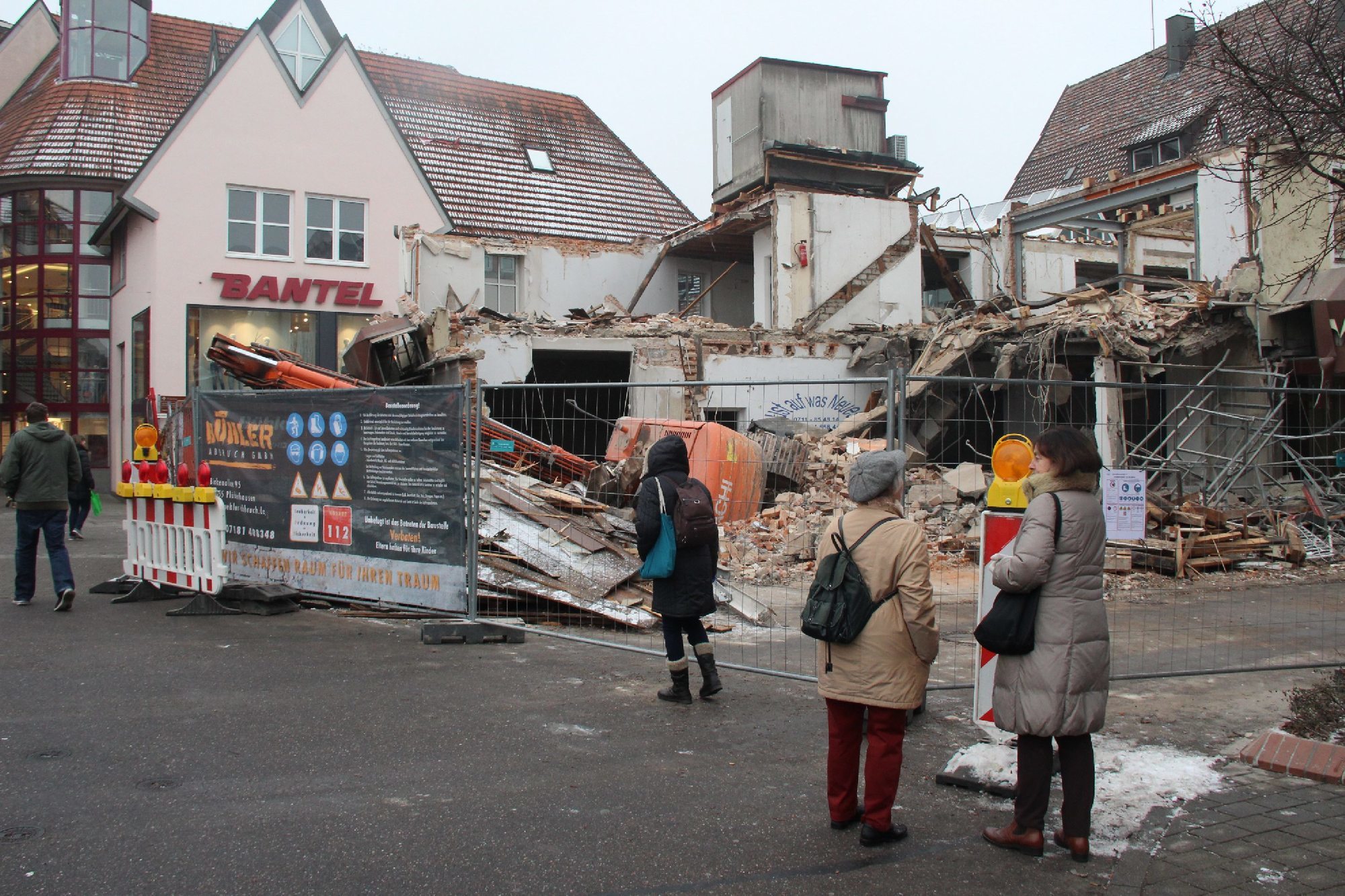 Krebserregende Stoffe und einsturzgefährdete Halle - Nachrichten aus  Schorndorf - Zeitungsverlag Waiblingen