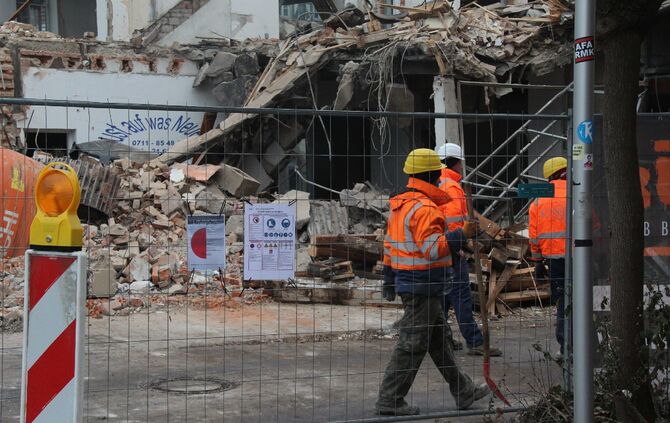 Bagger umgefallen - Bild 20_21