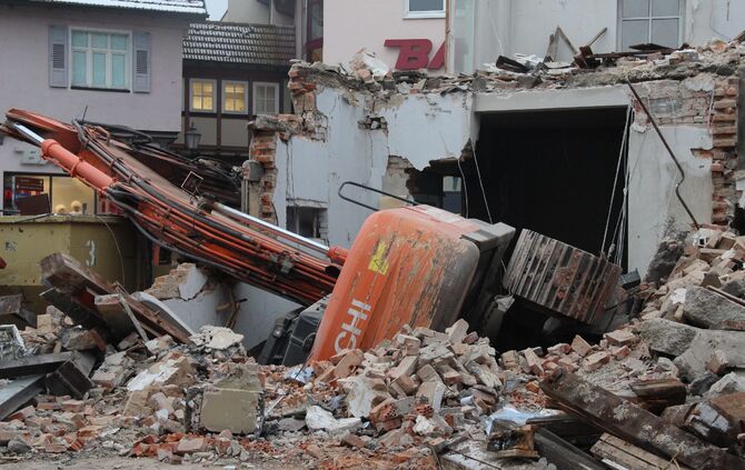 Bagger umgefallen - Bild 26_27