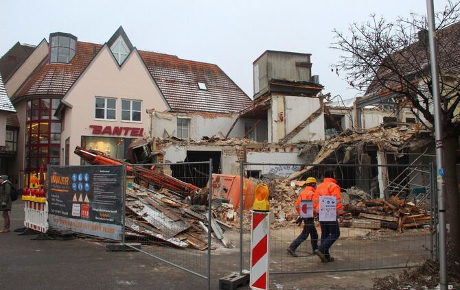 Bagger umgefallen - Bild 34_35