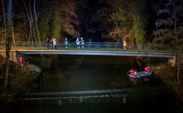 Personensuche in Waiblingen fordert GroÃeinsatz: Vermisste Frau wird von Polizeihubschrauber gesucht - Sucheinsatz in der Rems - Mit TÃ¼rÃ¶ffnung in einem Haus_0