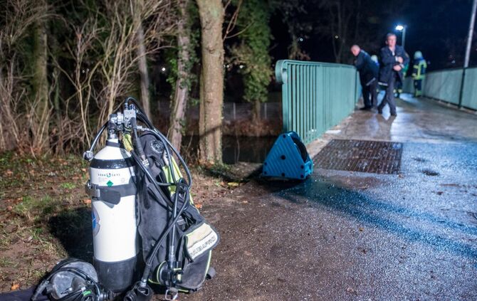 Personensuche in Waiblingen fordert GroÃeinsatz: Vermisste Frau wird von Polizeihubschrauber gesucht - Sucheinsatz in der Rems - Mit TÃ¼rÃ¶ffnung in einem Haus_5
