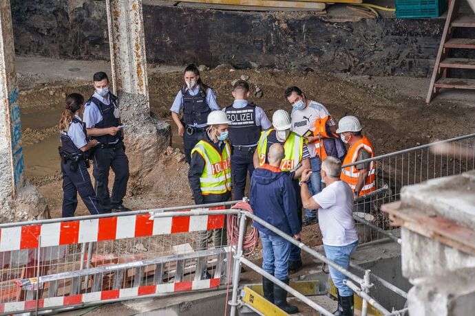 Stuttgart: Bei Arbeitsunfall toedlich verletzt