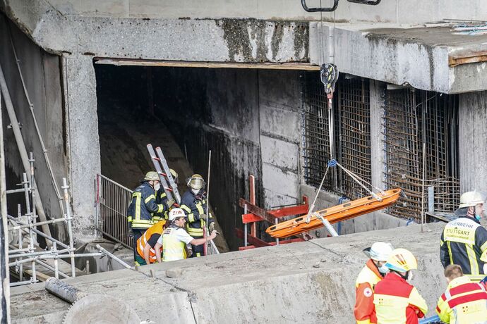 Stuttgart: Bei Arbeitsunfall toedlich verletzt