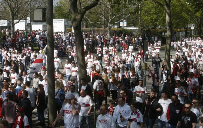 Fanmarsch Commando Cannstatt 97 VfB vs. KSC_8