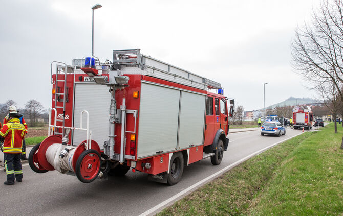 Gegen zwei Autos geprallt - Bild 03_12