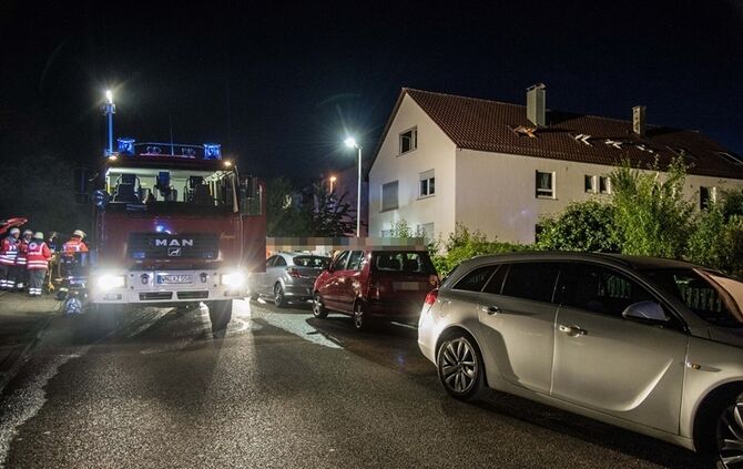 Brand im Dachgeschoss richtet hohen Schaden an - 1 Verletzter - Bild 07_6