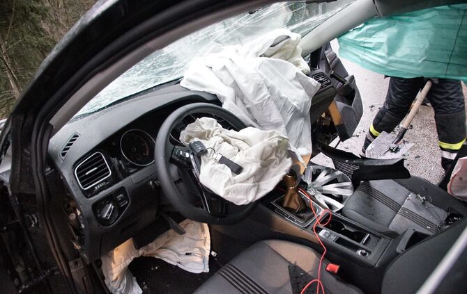 B14 bei GroÃerlach: Schwerer Unfall mit mehreren Verletzten_2