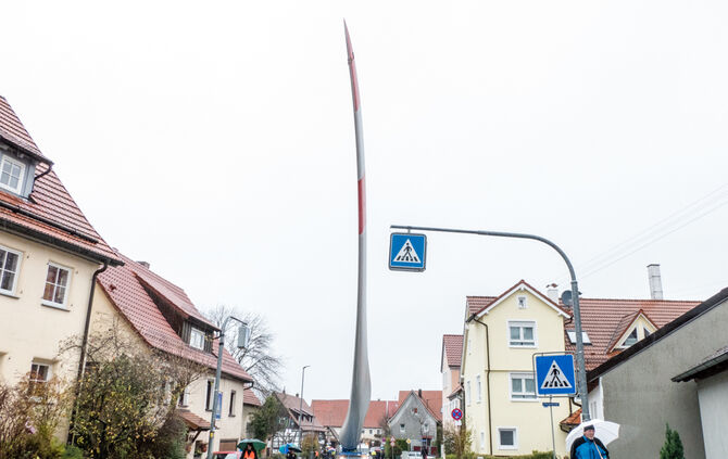 Windradtransport zur Winradbaustelle, Goldboden, Winterbach, 21.11.2017.