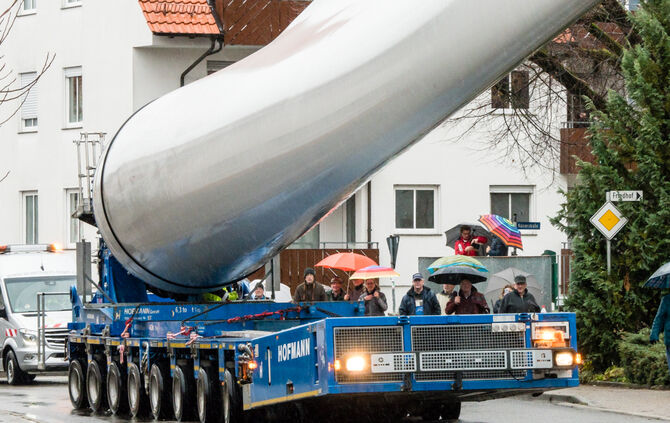 Windradtransport zur Winradbaustelle, Goldboden, Winterbach, 21.11.2017.