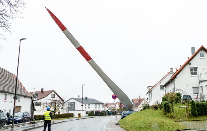 Windradtransport zur Winradbaustelle, Goldboden, Winterbach, 21.11.2017.
