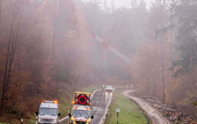 Windradtransport zur Winradbaustelle, Goldboden, Winterbach, 21.11.2017.