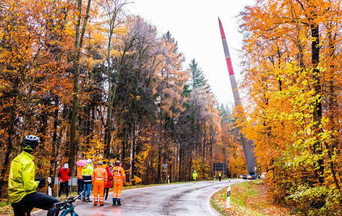 Windradtransport zur Winradbaustelle, Goldboden, Winterbach, 21.11.2017.