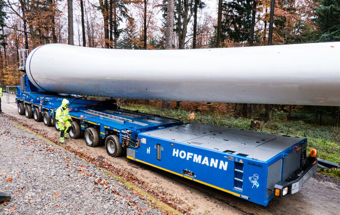 Windradtransport zur Winradbaustelle, Goldboden, Winterbach, 21.11.2017.