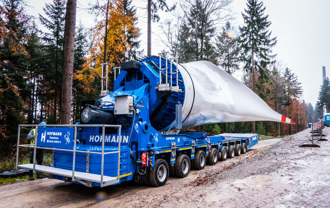 Windradtransport zur Winradbaustelle, Goldboden, Winterbach, 21.11.2017.