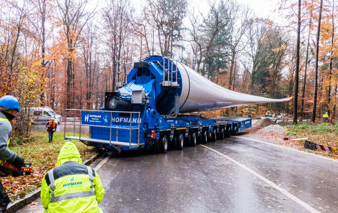Windradtransport zur Winradbaustelle, Goldboden, Winterbach, 21.11.2017.