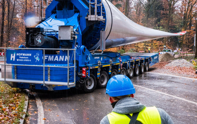 Windradtransport zur Winradbaustelle, Goldboden, Winterbach, 21.11.2017.