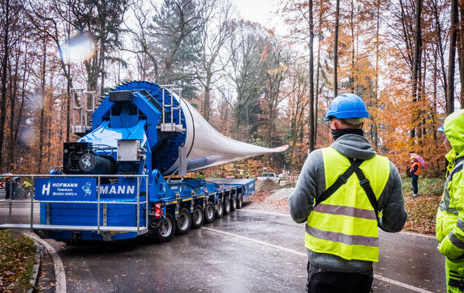 Windradtransport zur Winradbaustelle, Goldboden, Winterbach, 21.11.2017.