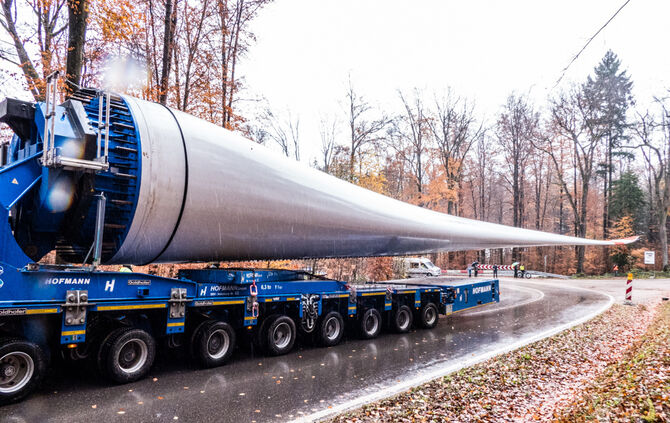 Windradtransport zur Winradbaustelle, Goldboden, Winterbach, 21.11.2017.