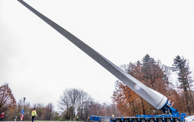 Windradtransport zur Winradbaustelle, Goldboden, Winterbach, 21.11.2017.