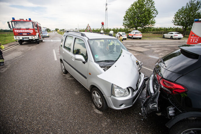 Auffahrunfall, Gotthilf-Bayh-Str., Fellbach-Schmiden, 09.06.2021.