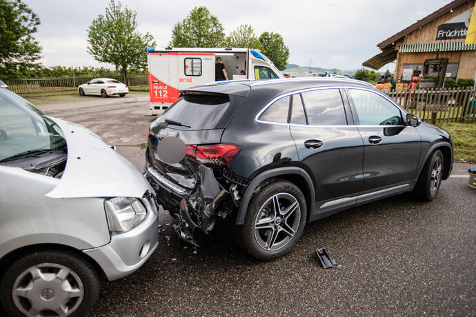 Auffahrunfall, Gotthilf-Bayh-Str., Fellbach-Schmiden, 09.06.2021.