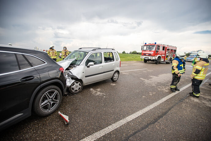Auffahrunfall, Gotthilf-Bayh-Str., Fellbach-Schmiden, 09.06.2021.