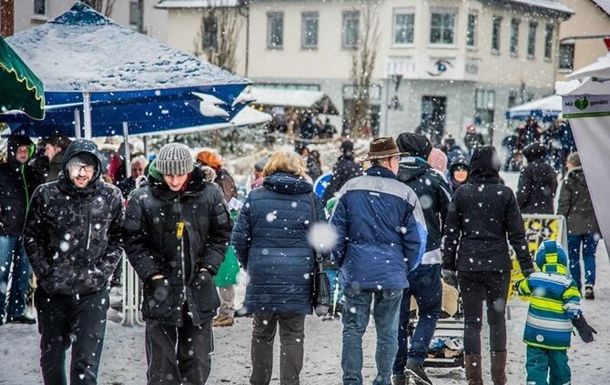 Weihnachtsmarkt in der Ortsmitte - Bild 26_25